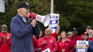 Джо Байдън се присъедини към стачкуващите автомобилни работници в Мичиган