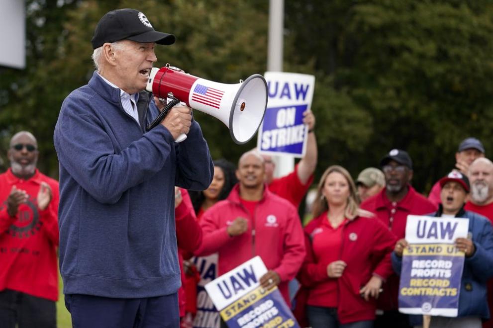 Джо Байдън се присъедини към стачкуващите автомобилни работници в Мичиган