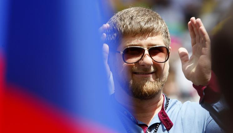 Рамазан Кадиров - РАЗБУНИ ДУХОВЕТЕ: 15-годишният син на Рамзан Кадиров размазва от бой затворник, чеченският лидер: „Гордея се с него“ (ВИДЕО)