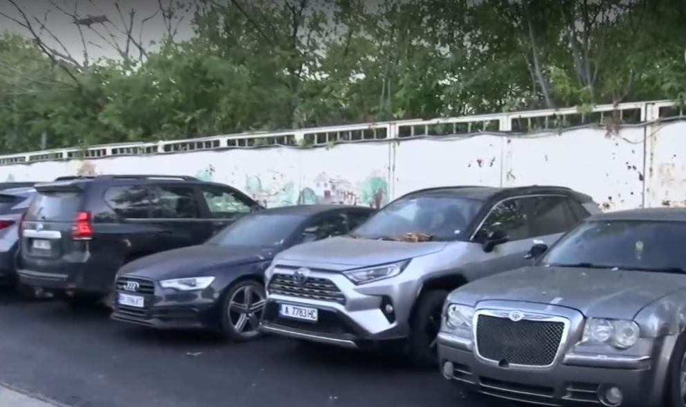 Около 80 моторни превозни средства - в по-голяма си част