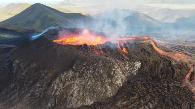 Вижте кои са най-големите вулкани в света (ГАЛЕРИЯ)