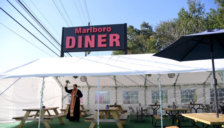 свещеник - ЧУДЕСА И ВЯРА: В САЩ протестантите преминават в православие