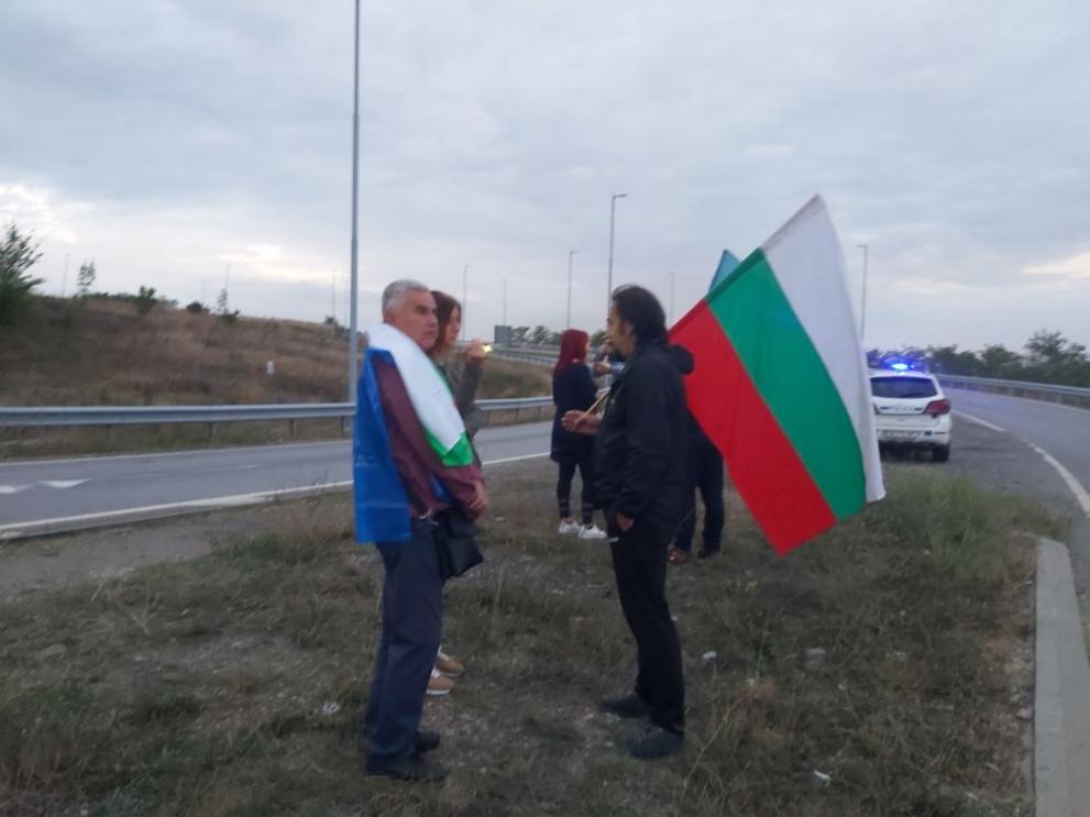 Протест на миньори и енергетици в страната. Протестиращите затварят основни пътни артерии.