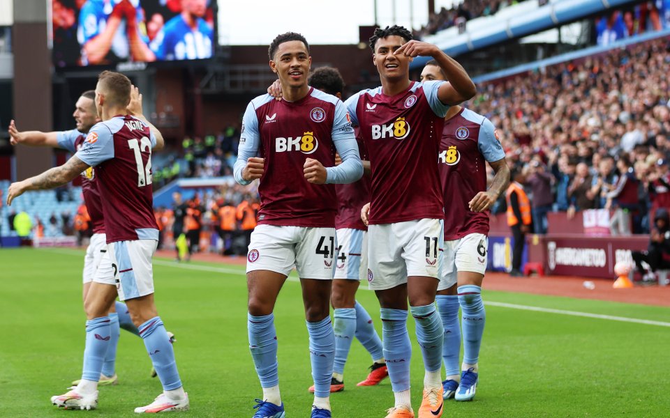 Тимът на Астън Вила направи на пух и прах гостуващия