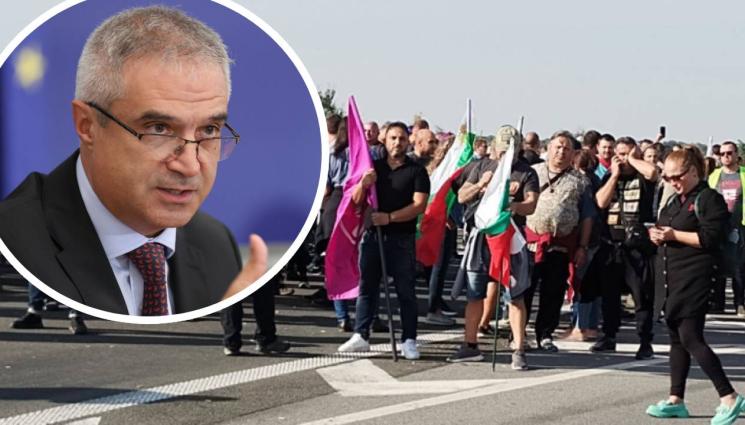 министър Румен Радев - Енергийният министър отиде при протестиращите на АМ 