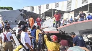 Покривът на църква в мексиканския град Сиудад Мадеро рухна по