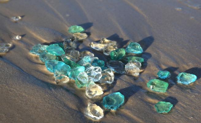 Тревожна тенденция: Морското стъкло изчезва от крайбрежията