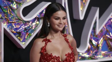 Selena Gomez и H.E.R. изненадаха публиката на концерт на Coldplay