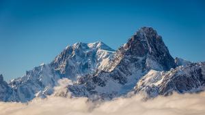 Последното измерване на най високия връх в Западна Европа Монблан