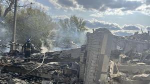 Властите в източната украинска Харковска област наредиха принудителна евакуация на