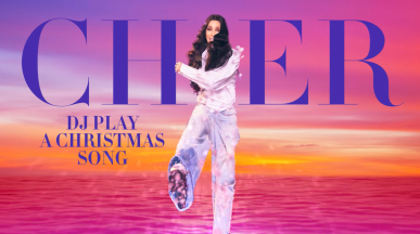 Cher издаде водещия сингъл от първия си коледен албум
