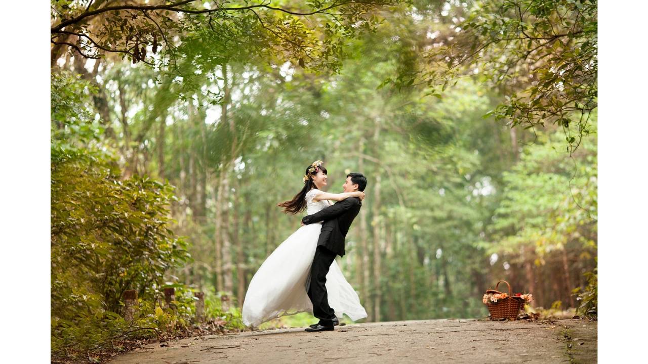 младоженци