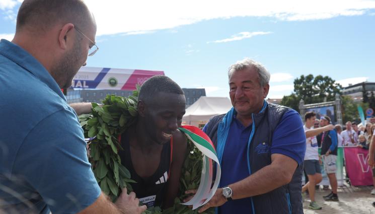 Маратон София - Киплагат отвя конкурентите и счупи рекорда, 6000 стартираха в 40-ия Маратон на София