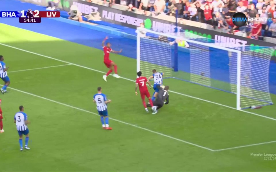 Райън Гравенберх влезе в игра на полувремето в мача между