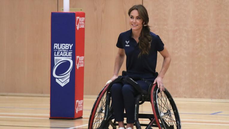 Кейт Мидълтън игра ръгби в инвалидна количка