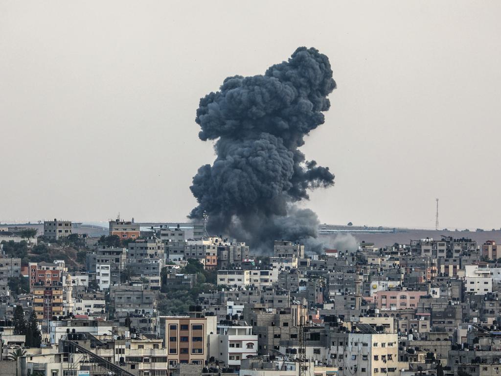 Над1100 са вече загиналите в Израел и Палестина след масовото