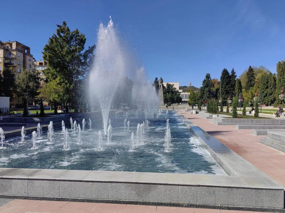 Пуснаха новите фонтани в Монтана, съобщиха от Общината. Те работят