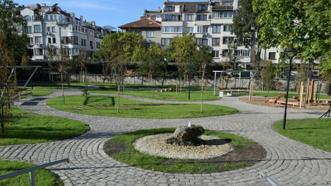 Бургас си има нов парк от естествени материали
