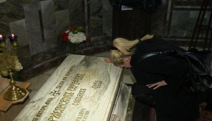 чудеса и вяра - ЧУДЕСА И ВЯРА: Св. Серафим чете писмата от поклонници