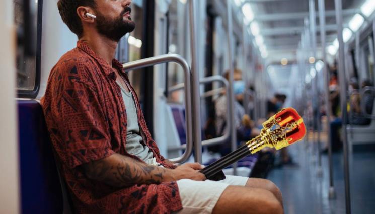 жезъл - ВНИМАНИЕ: Извратеняк вилнее в градския! (СНИМКА)