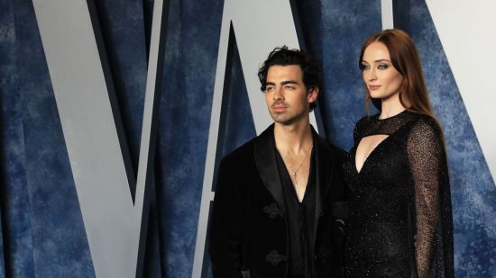 Joe Jonas разказа за ужасяващ момент, в който паднал между две лодки