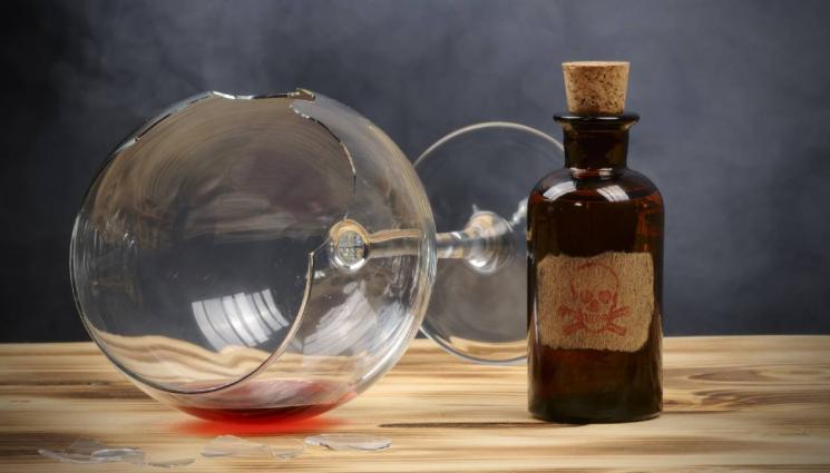 отрова - СМЪРТОНОСЕН КОКТЕЙЛ: Алчна съпруга отрови мъжа си с антифриз (СНИМКА)