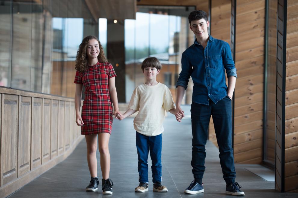 След поредната щура идея на Стефани (Дебора Жечева), пакостите и