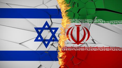 ОТВЪРНА НА УДАРА: Израел нанесе удари срещу Иран! (ВИДЕО)