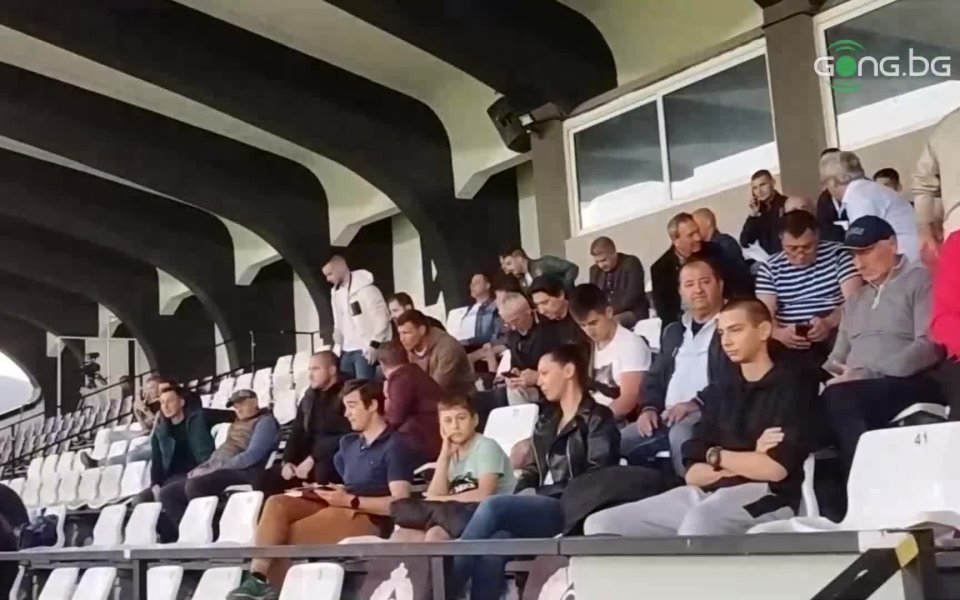 На стадион Александър Шаламанов се играеше двубоя между младежката формация