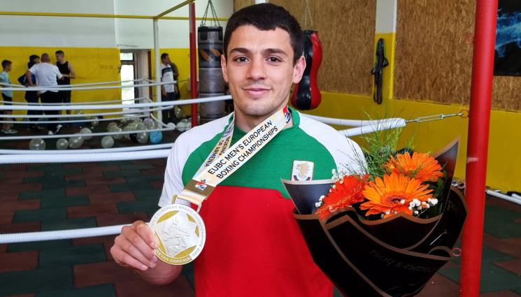 Ергюнал Себахтин - Долари и злато: Нашият Ергюнал Себахтин наби руснак на Европейската купа