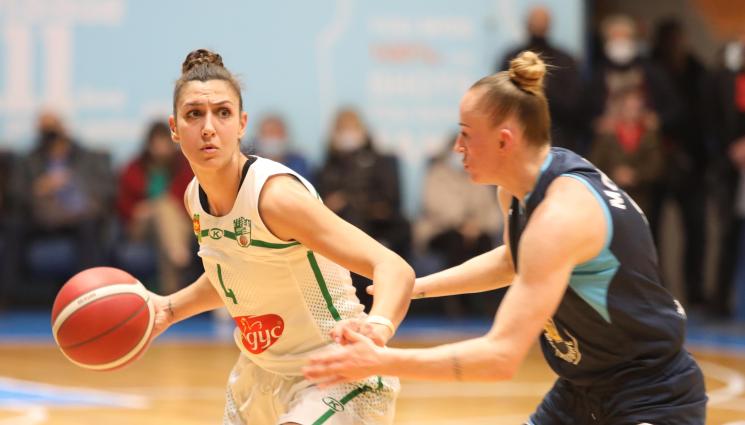 Берое жени баскетбол - Наказателна акция: Шампионките от Берое потопиха Дунав в Русе с 68 точки разлика