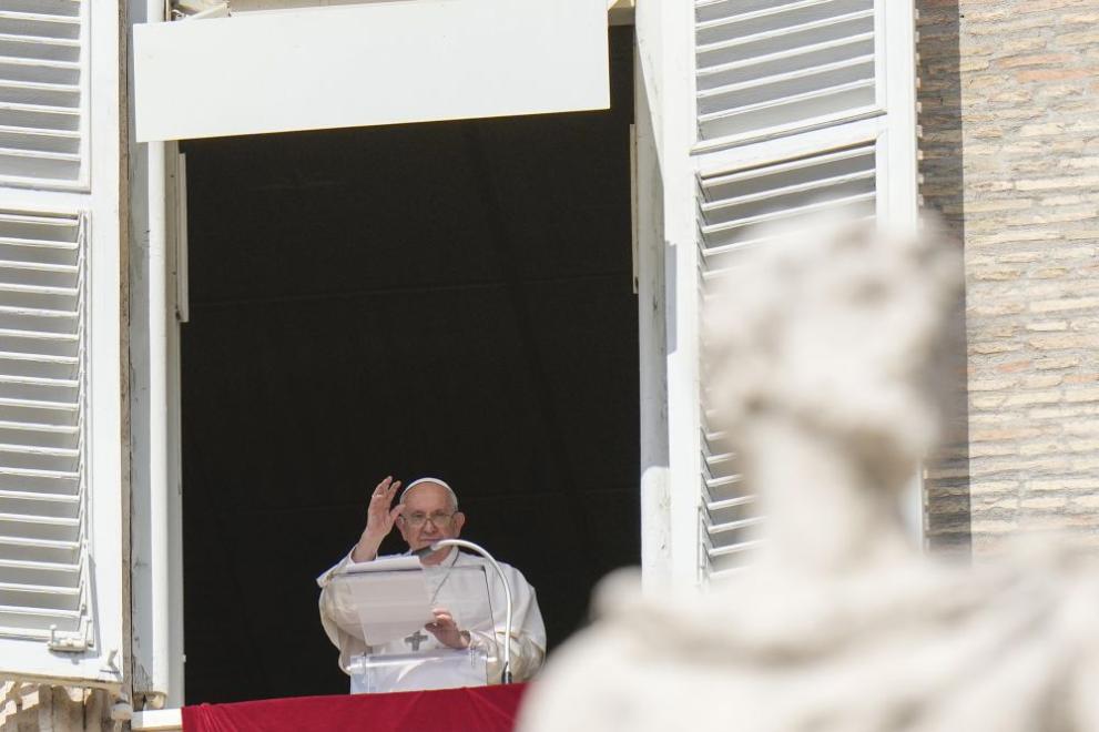 Папа Франциск призова за хуманитарни коридори, които да позволят доставката