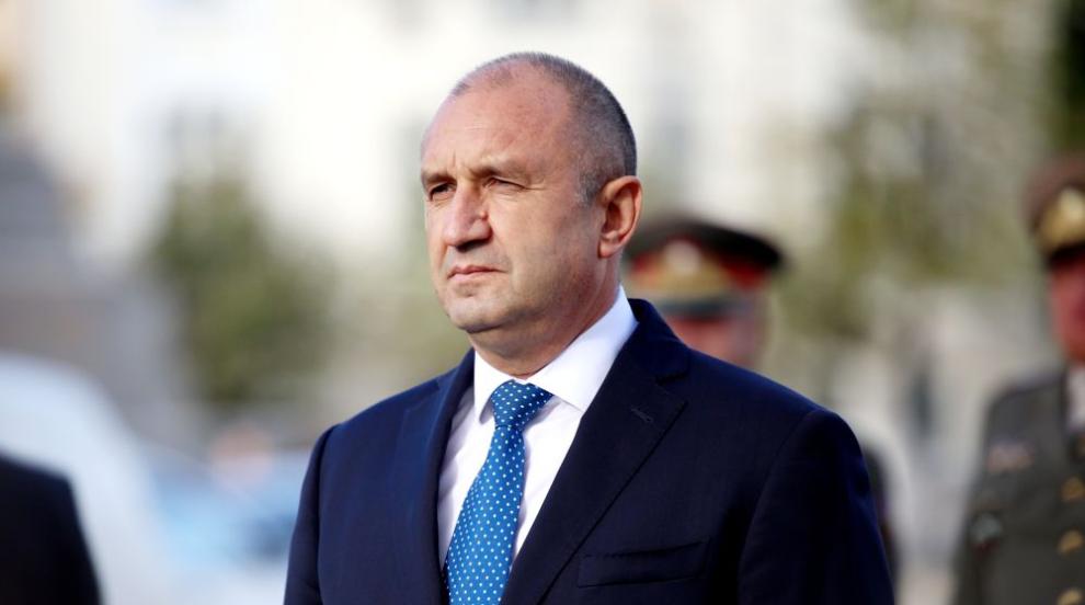 Президентът пожела здраве, мир и любов във всеки български дом