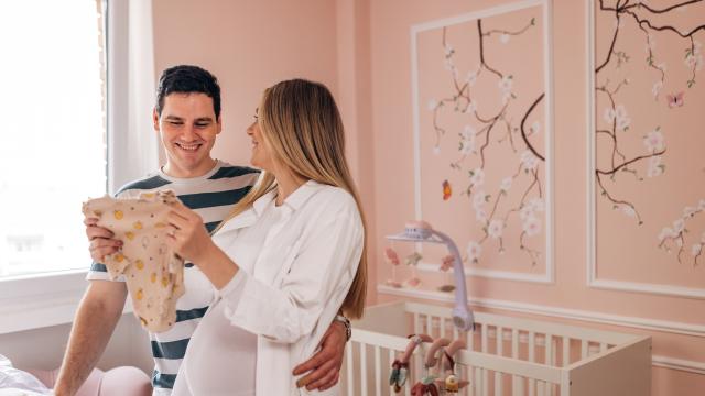 Огромните разходи преди появата на дете и как да спестяваме умно (ВИДЕО)