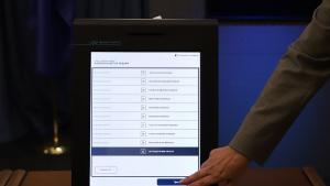 бюлетини избори гласуване машинно гласуване