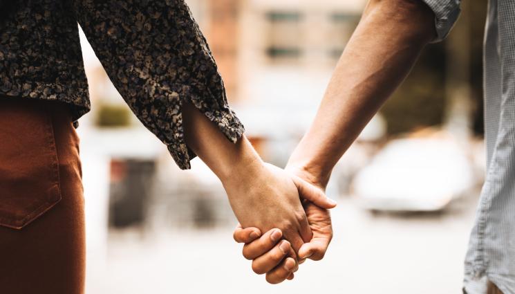 brak - БЕЗ ГРАНИЦИ: Политик се венча за мъж