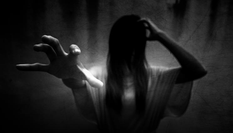 златно време - ДОСИЕТАТА Х: Проститутка си носи главата под мишница, накълцали я със сатър (СНИМКИ)