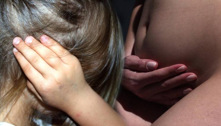 дете бременност - НЕЧОВЕШКО: Изнасилвач забременил 10-годишно момиченце