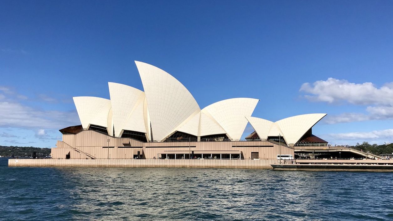 Лазерно шоу за 50 години на операта в Сидни