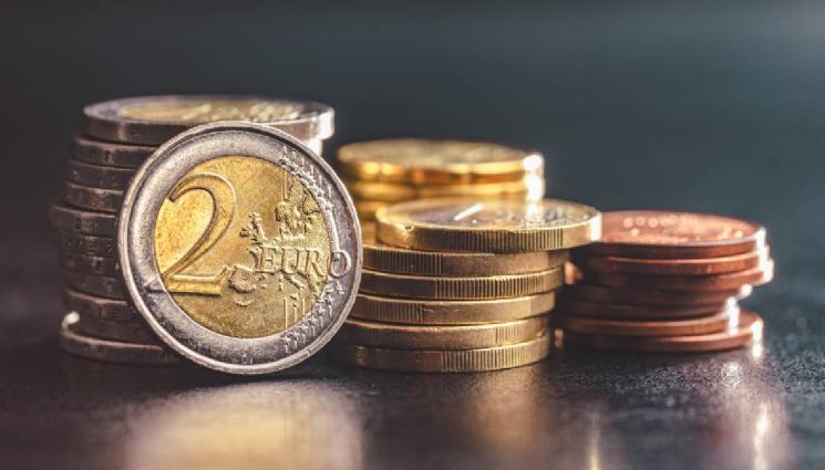 евро - Социалният министър за въвеждането на еврото у нас: Плащанията и пенсиите ще се закръглят в полза на хората