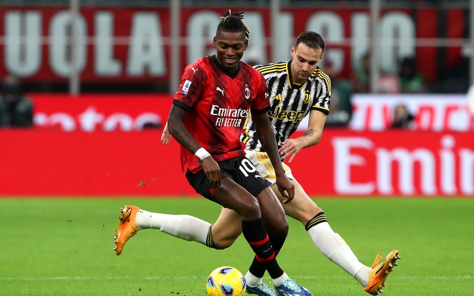 Милан и Ювентус играят при на стадион Сан Сиро“ в дербито