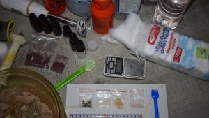 Разкриха производство на наркотици при специализирана операция в Сливен съобщиха