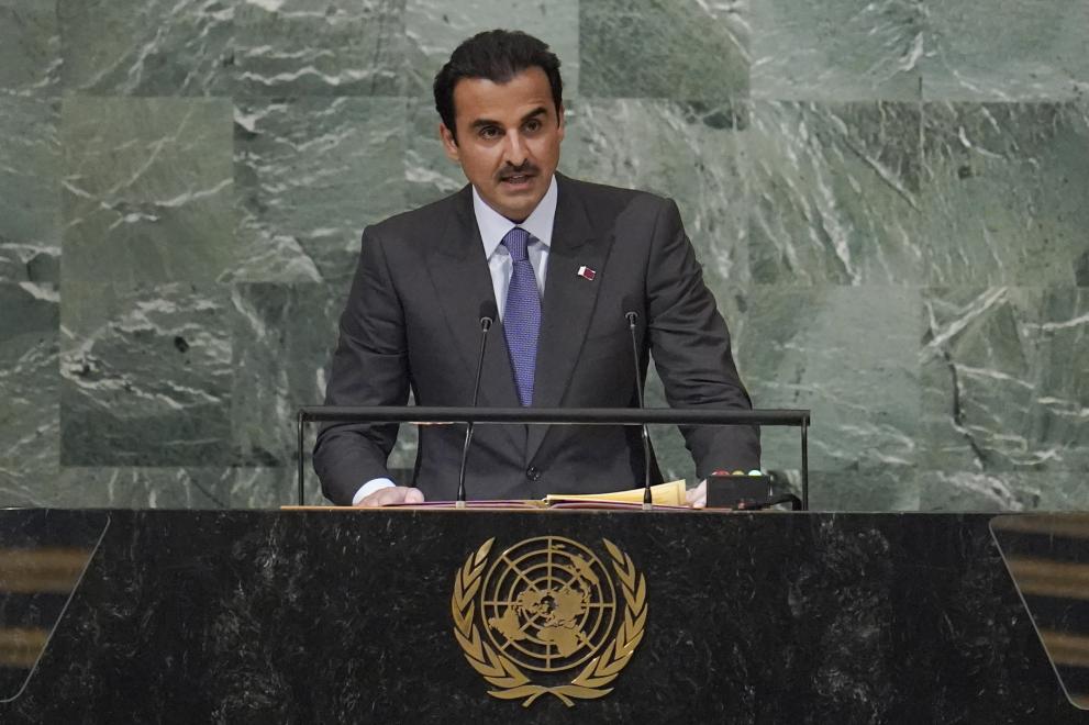 Емирът на Катар днес призова международната общност да не предоставя