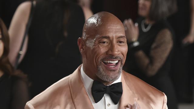 След критиките: Музеят на восъчни фигури в Париж ще поправи статуята на Дуейн Джонсън-Скалата