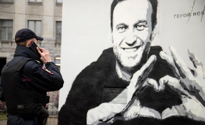 Безпрецедентно, над милион руснаци изпратиха Навални онлайн