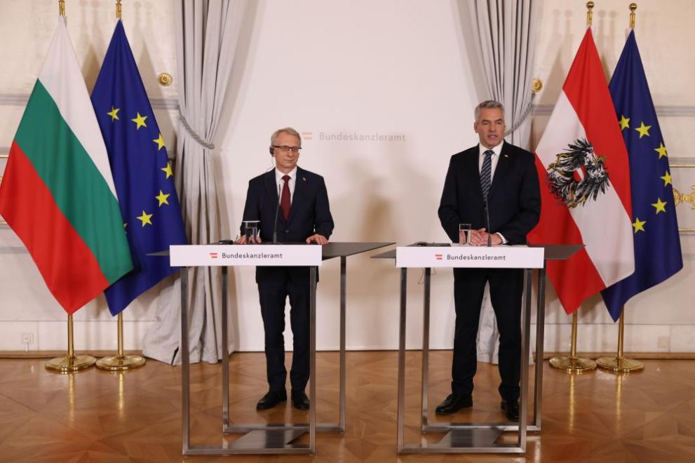  Карл Нехамер и Денков 