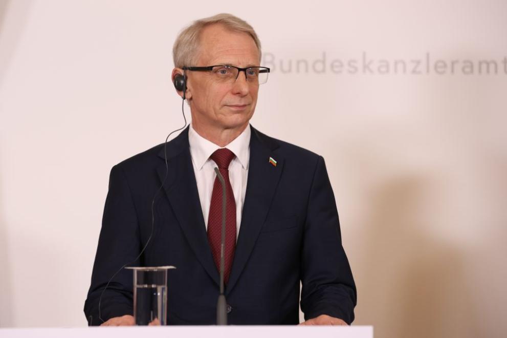  Карл Нехамер и Денков 