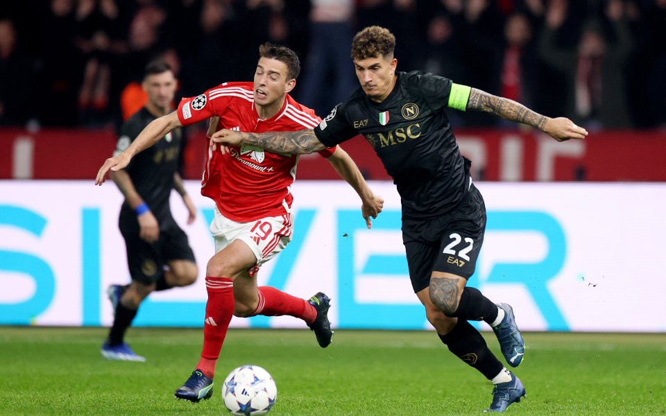 Наполи стигна до трудна, но важна победа с 1:0 при