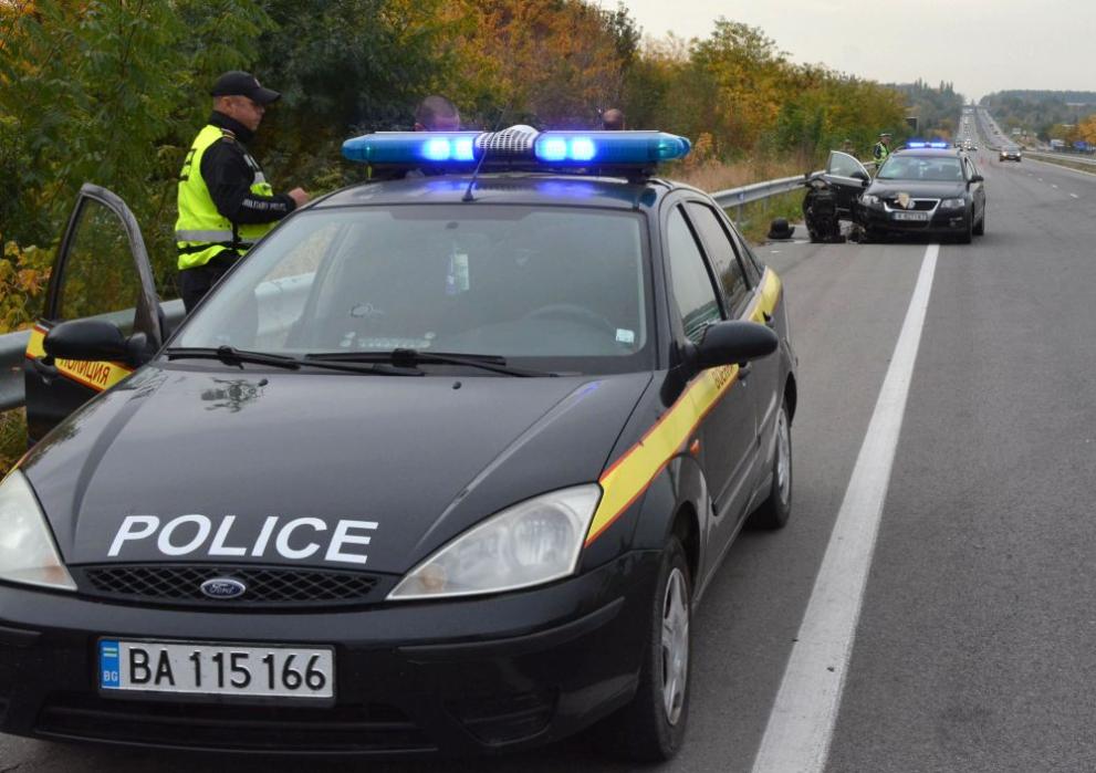 Моторист пострада тежко при сблъсък с автомобил по пътя Хасково-Димитровград.