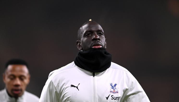 Мамаду Сако - Избиха му чивиите: Защитник, играл и в Ливърпул, тръшна шефа си